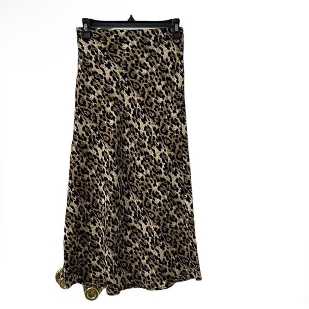 Oat New York Leopard Print Sateeny Midi
Skirt(Size XS)